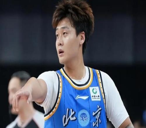 趙睿因不當(dāng)言論被停賽三場(chǎng)罰款五萬(wàn)，四字評(píng)價(jià)籃協(xié)罰單：避重就輕