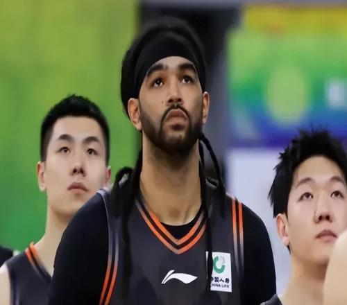 勝廣廈媒體采訪！邱彪滿意瓊斯首秀，點贊王證謝智杰，談情緒爆發