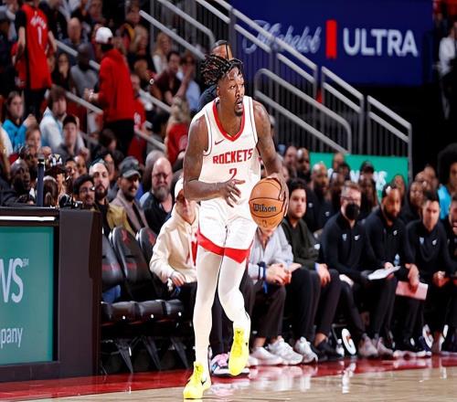 依稀看到了優(yōu)秀3D鋒線的影子，火箭鋒線新援的狀態(tài)也開始復蘇了