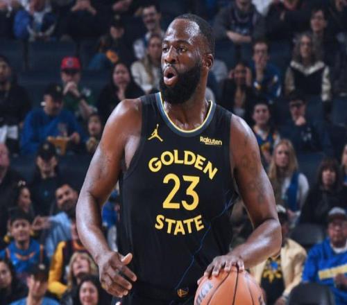 勇士被逆轉！格林17+12+8真盡力，文班三人20+，庫里賽后也很開心