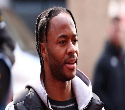 鏡報：斯特林在與18家俱樂部接觸后，最終選擇加盟費耶諾德