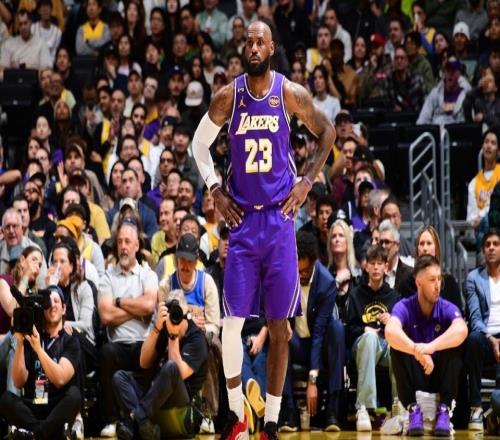 寶刀不老！詹姆斯單節14+6追平賽季紀錄攻傳創造湖人前23分太強