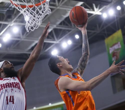 16中11助上海衛冕！35歲老將狂轟24分，但對中國男籃卻不是好消息