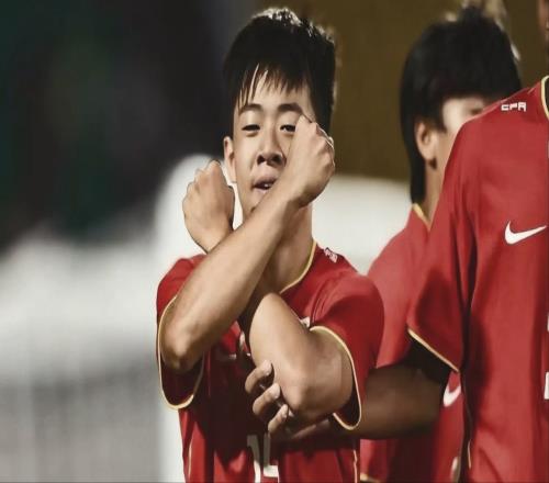 鄺兆鐳,在中超壓根沒有球踢