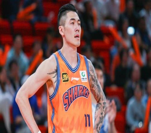 上海大勝實現2連冠:沖突不斷+造山西6人5犯洛夫頓25+8無解