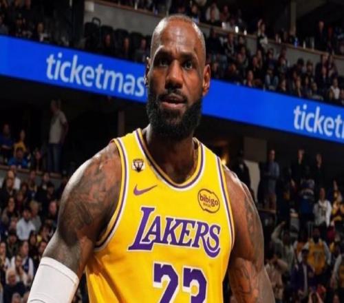 41歲零44天！詹姆斯超越馬龍，成為NBA歷史最老三雙球員