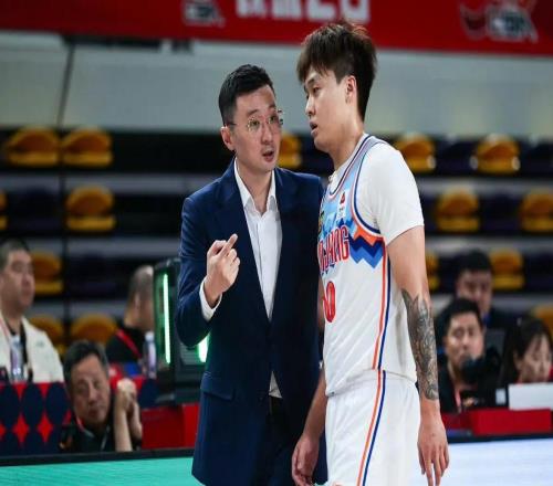 推翻重建吧！CBA土豪俱樂部高薪挖球員一場(chǎng)空，已有兩人賽季報(bào)銷