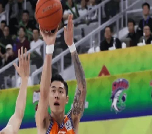 上海半場打花山西！劉錚+弗格主導(dǎo)，4內(nèi)線齊爆，山西鐵得一塌糊涂