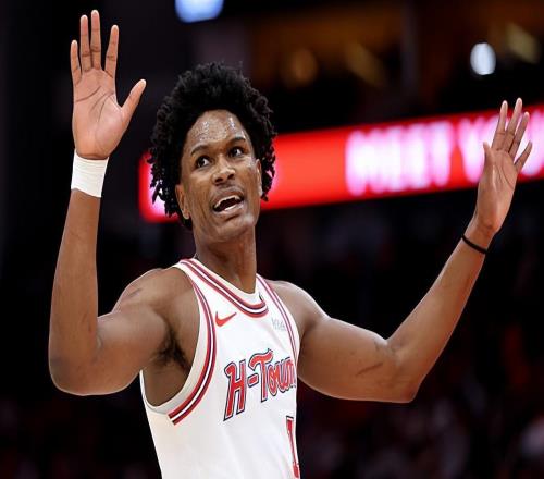 連技術(shù)都有些粗糙，結(jié)果火箭卻非要讓他繼續(xù)擔(dān)任先發(fā)控衛(wèi)