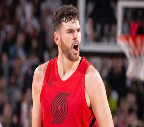 制霸籃板還有小策應,克林根轟下23分18板7助3帽,正負值+21