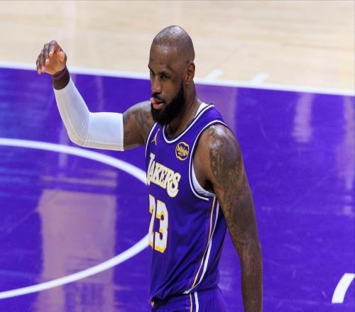 海斯高情商成人之美,老詹刷新郵差三雙紀(jì)錄,賽后正式表態(tài)