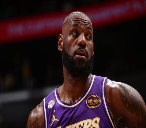 41歲詹姆斯三雙：創歷史最老紀錄連4場助攻上雙超斯托克頓神跡