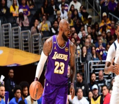 詹皇霸氣回應41歲砍三雙:我仍能高水平打多個賽季