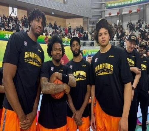 上海男籃奪冠后續:劉錚和古德溫備戰世預賽四外援返美休假