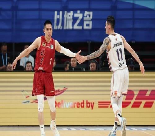 這次可以“半場開香檳”，上海男籃大勝山西隊(duì)，成功衛(wèi)冕CBA俱樂部杯