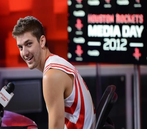 哈登認為忠誠太被看重了帕森斯附和我們職業(yè)生涯和收入的機會真的是短暫_NBA直播