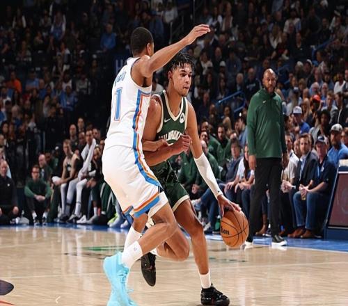 面對(duì)老東家打出現(xiàn)象級(jí)表現(xiàn)！前雷霆樂(lè)透秀加盟雄鹿后迎來(lái)了重生