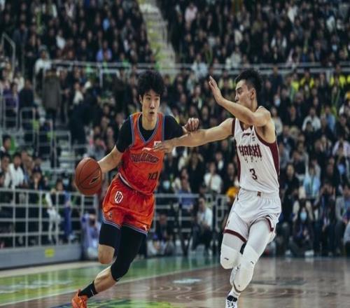 上海男籃11494擊敗山西男籃，衛(wèi)冕CBA俱樂(lè)部杯冠軍