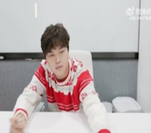 BLG選手與教練的手寫(xiě)明信片：致并肩的隊(duì)友，與一路同行的你