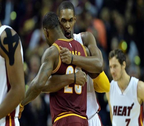 很生氣，克里斯波什談?wù)材匪乖谧詈笠豢滩虐l(fā)短信告知離開(kāi)熱火