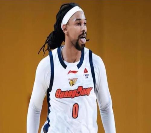 廣東隊開始放假，年輕球員二沙島加練，朱芳雨挑選國內中鋒