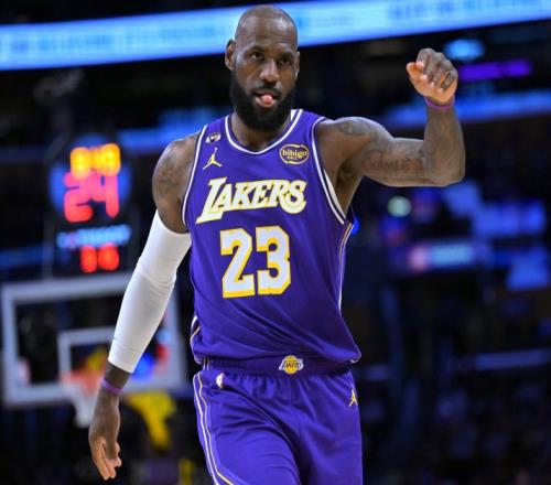 28分10板12助！就在今天，2項前無古人的NBA紀錄被老詹達成了