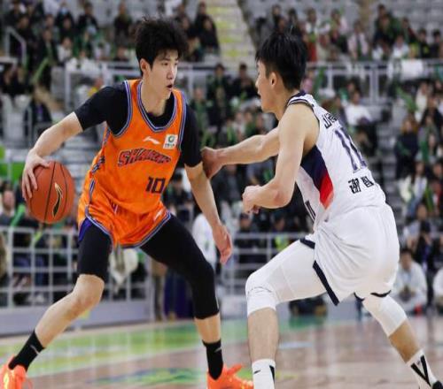 16分+18分+26分！上海21歲潛力新星蛻變成優(yōu)秀雙能衛(wèi)，盧偉賭對(duì)了