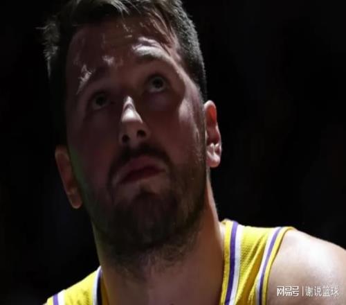 湖人假期兩喜一憂，東契奇?zhèn)蚨虝旱菆?chǎng)，布朗尼壓制同屆狀元