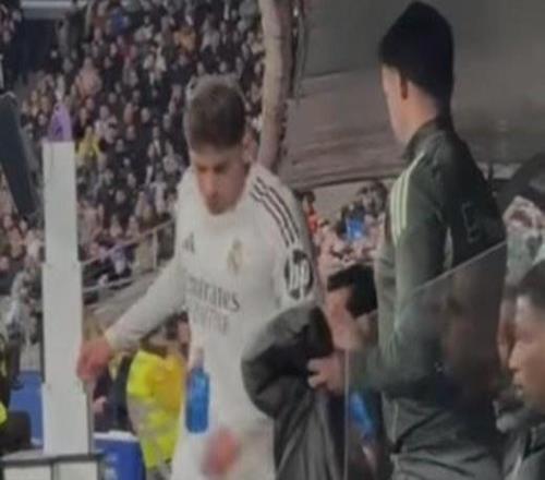 巴爾韋德回應(yīng)踢翻冷藏箱：這就是我每次后悔當(dāng)時沒射門的樣子