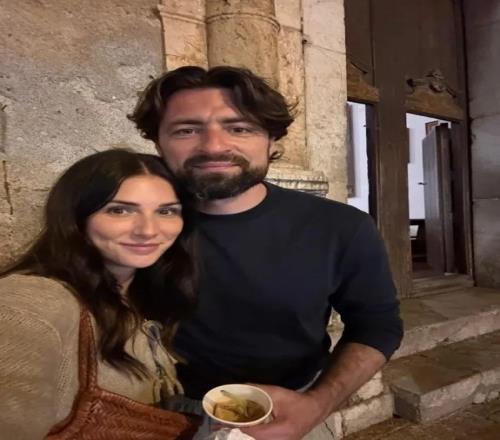 前南安普頓教練拉塞爾馬丁步入婚姻殿堂與前性感模特牽手共度人生_英超直播