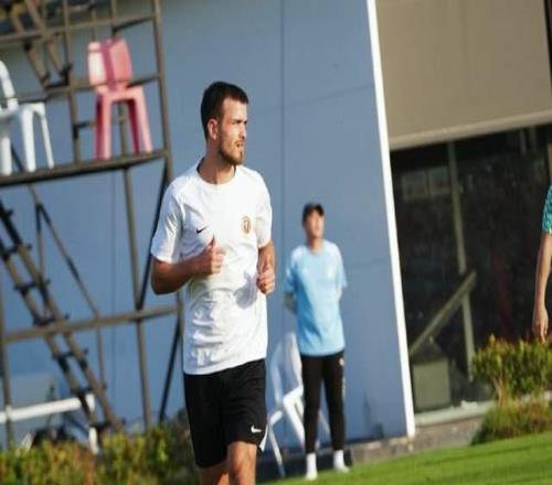 5外援身價破千萬，遼寧鐵人張家鳴留洋租借離隊李金羽首戰大考