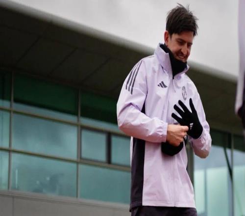 官方:馬奎爾參加球隊的訓練