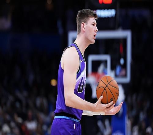 球權(quán)還是比較有限，爵士內(nèi)線新星還是很難起到更大的作用