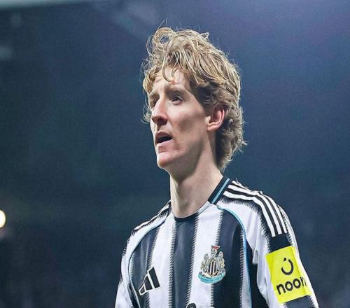 英超3球2助攻要價9500萬鎊，英媒曝利物浦將簽戈登，紐卡再售核心