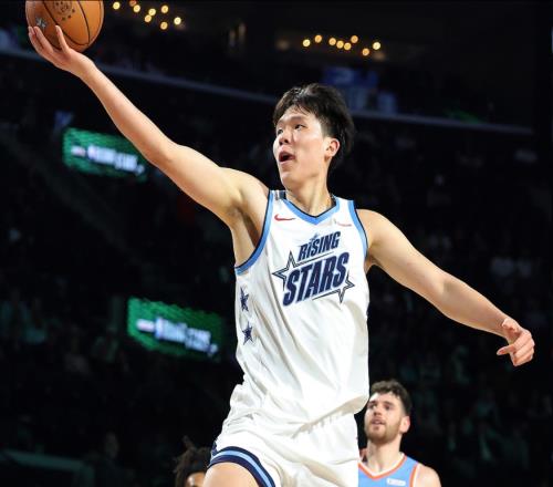 5中4，8分鐘砍10分2板！斯普利特看到了楊瀚森值得更多上場(chǎng)時(shí)間