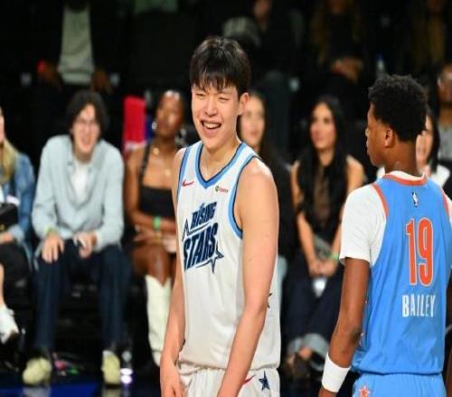 楊瀚森NBA新秀賽砍10分2籃板，再次證明他只能打低級別比賽！