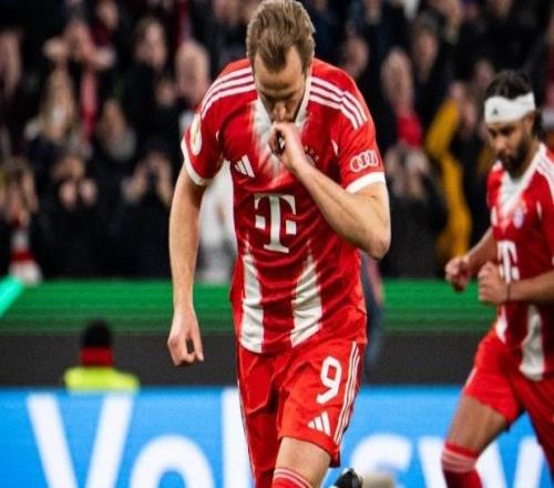 凱恩4分鐘雙響！轟遠(yuǎn)射世界波，6場(chǎng)連入8球，26球領(lǐng)跑五大聯(lián)賽