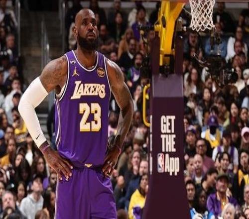 詹姆斯：新秀賽季每場賽后都會冰敷高四那年我就開始力量訓練