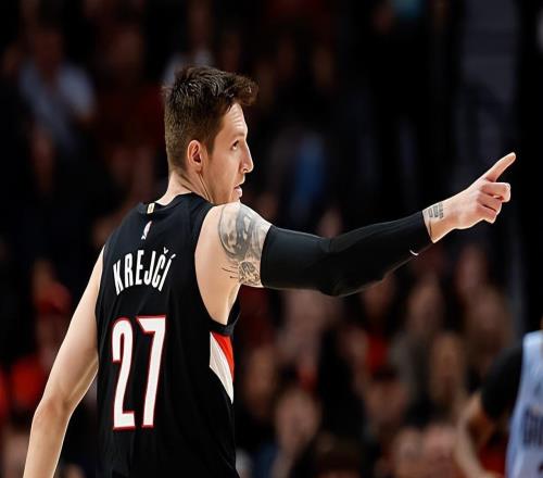 加盟球隊(duì)后的作用立竿見(jiàn)影，開(kāi)拓者的這筆交易看起來(lái)非常成功