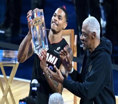 喜提10.5萬巨獎！年薪195萬飲水機躺贏扣籃賽全程無亮點皆是尿點