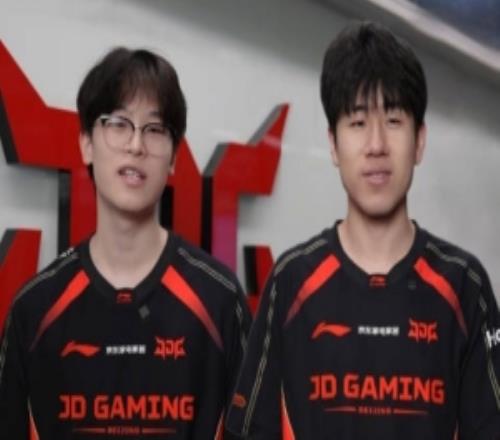 JDG整活情人節(jié)雙排上分指南：雙排總差點(diǎn)默契聽聽下路組建議吧