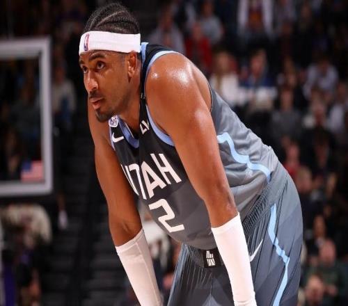 首秀便命中3記三分，爵士雙向合同新援似乎是一名不錯(cuò)的得分手