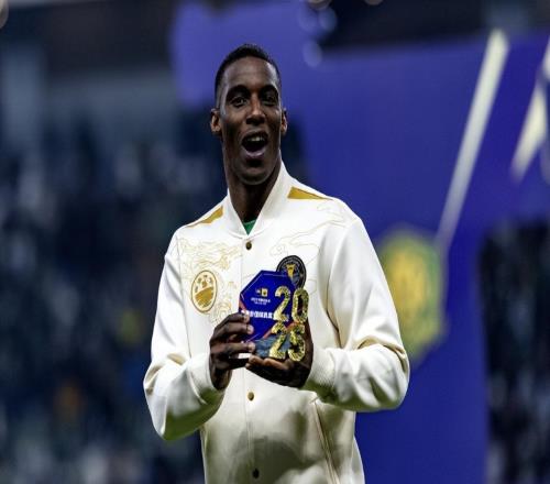 偉大的續(xù)約！北京國(guó)安做了最明智一個(gè)決定，鋒線超級(jí)神鋒不走了