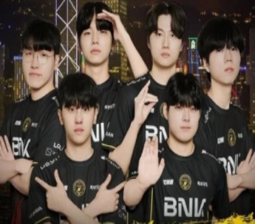 BFX發(fā)布賽后勝利海報：建隊以來首次踏上海外舞臺，前往香港