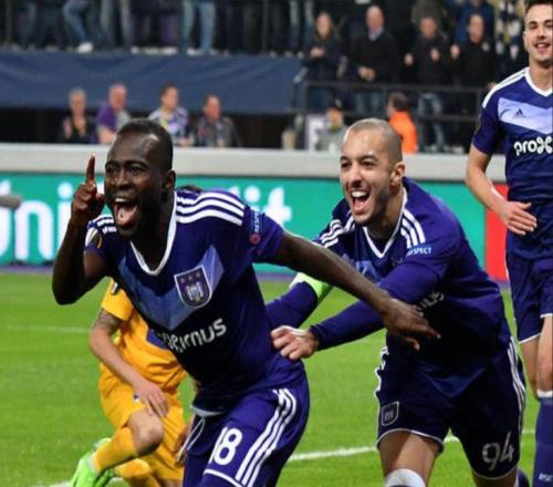 比甲冠軍雙煞再聚首踢出歐戰感覺！馬萊萊吃餅大連首輪拿幾分