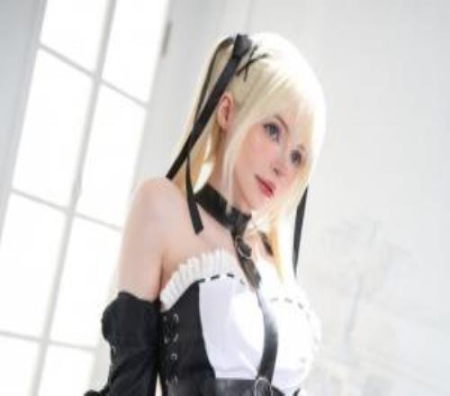 礙事梨體模曬《死或生》雙馬尾COS：這腿小編能玩一個春節(jié)