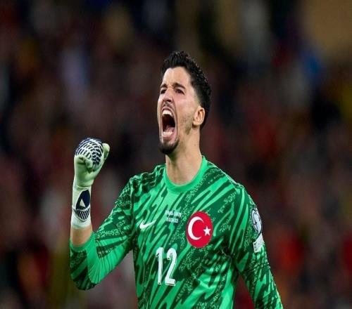 土媒：貝西克塔斯夏窗想簽巴因迪爾，曼聯(lián)要價500萬600萬歐