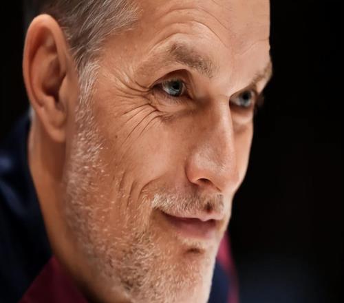 曼聯換帥一波三折，多位熱門候選者相繼退出，一人最可能笑到最后