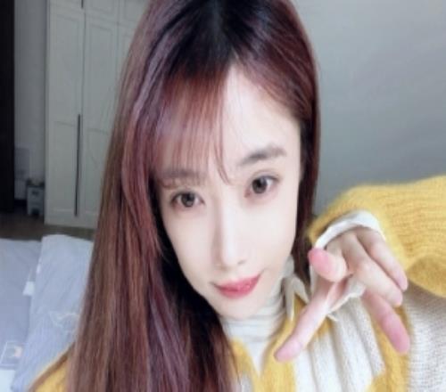 主持人小鈺曬照：除夕快樂(lè)大家看看你們的年夜飯