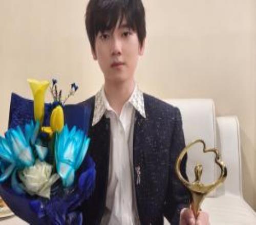 JackeyLove：祝大家除夕快樂(lè)迎新年！